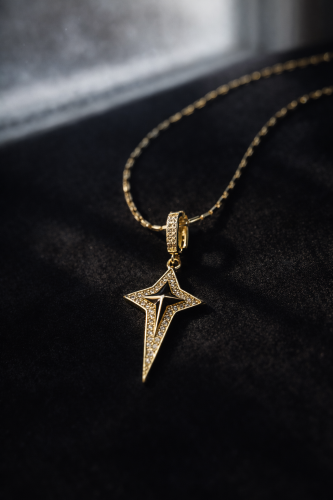 Damla Formlu Üç Sıra Taşlı Kolye 