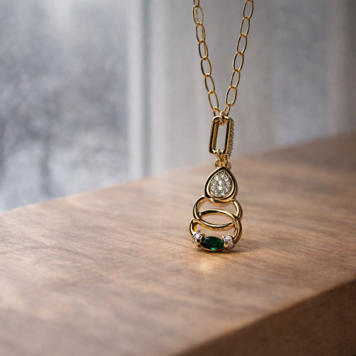 İki Sıra Taşlı Yuvarlak Formlu Kolye 